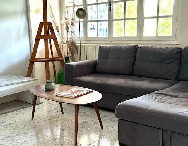 Comfort And Sunny Apartment, Marousi Oaka Stadium Neratziotissa